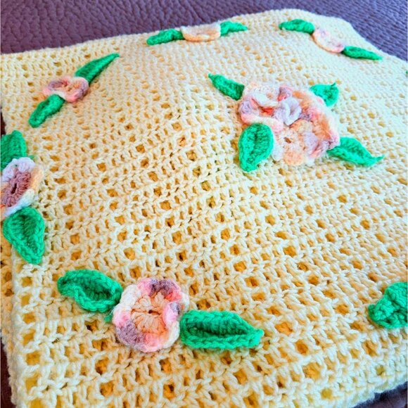 Vintage Crochet Yellow Floral Blanket Topper 70 x 80 Handmade Afghan & Flowers - Picture 13 of 13